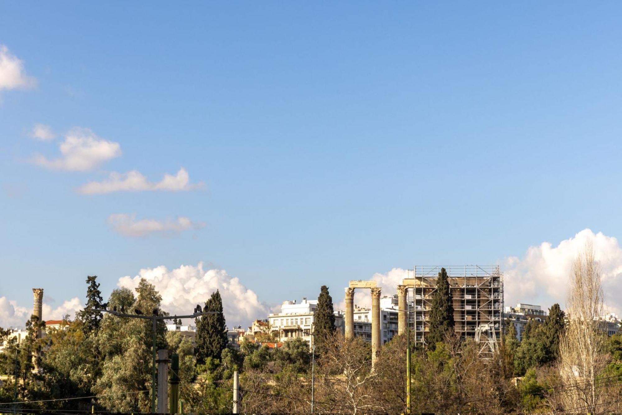 Of Petros * Athens